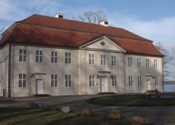 3 Koeniginnen-Palais Mirower Schlossinsel