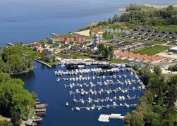 Ferienpark M�ritz inmitten des Hafendorfs in Rechlin