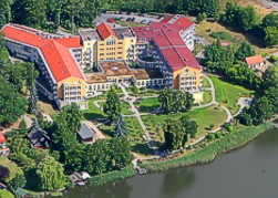 Die Klinik besteht seit 1998 und fuehrt die Tradition der einstigen Wasserheilanstalt fort.